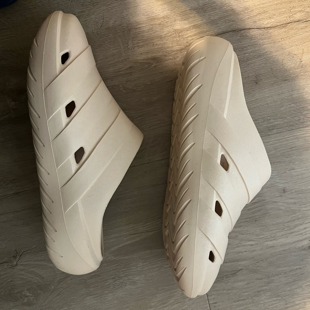 BRAND NEW Adidas Adicane Clogs
